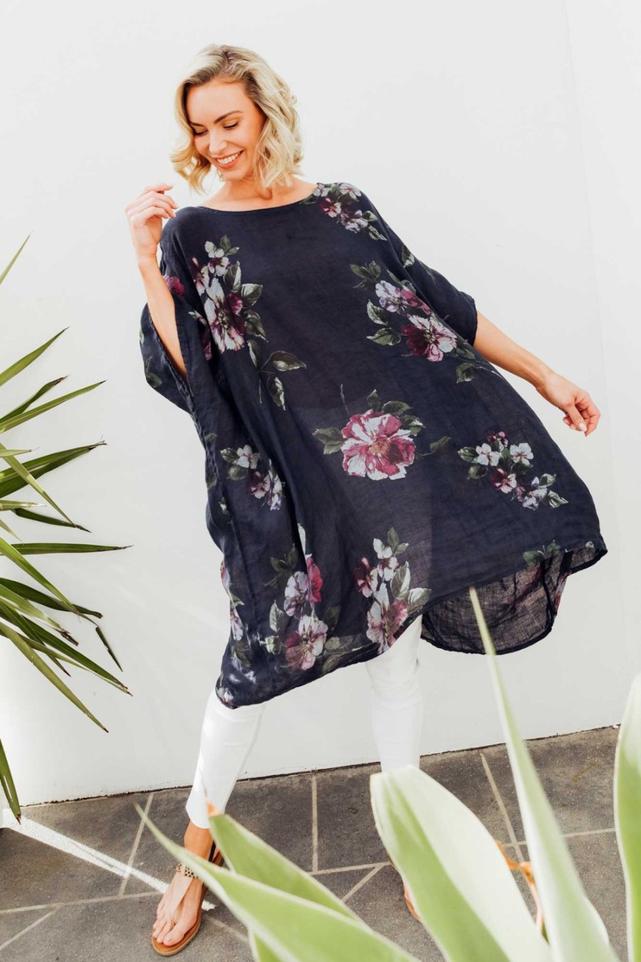 Clothing Donna Donna Linen Tops | Noemi Navy Floral Linen Kaftan Tunic