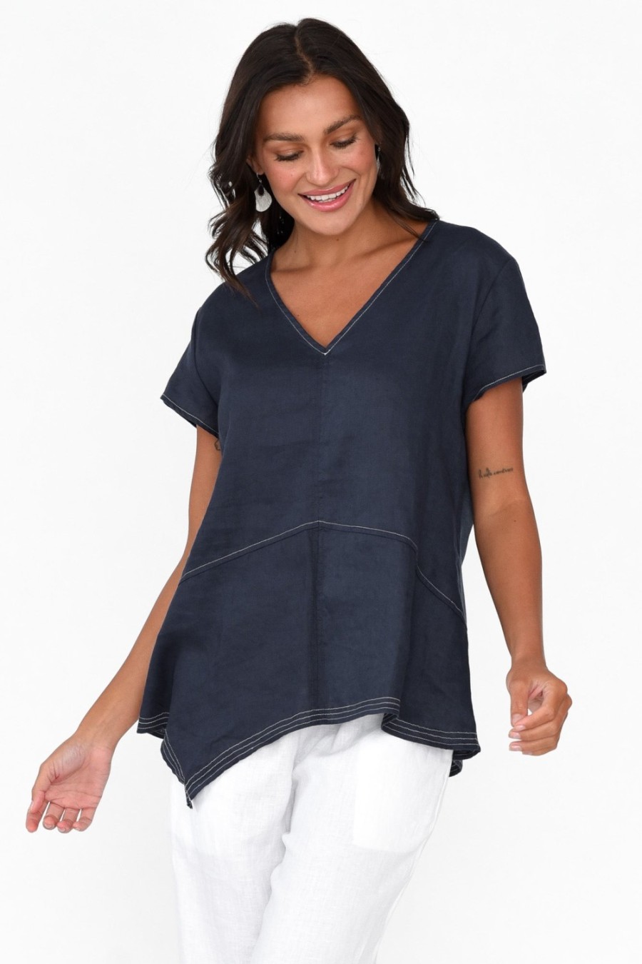 Clothing Cali and Co Sleeved Tops | Lindy Navy Linen V Neck Top