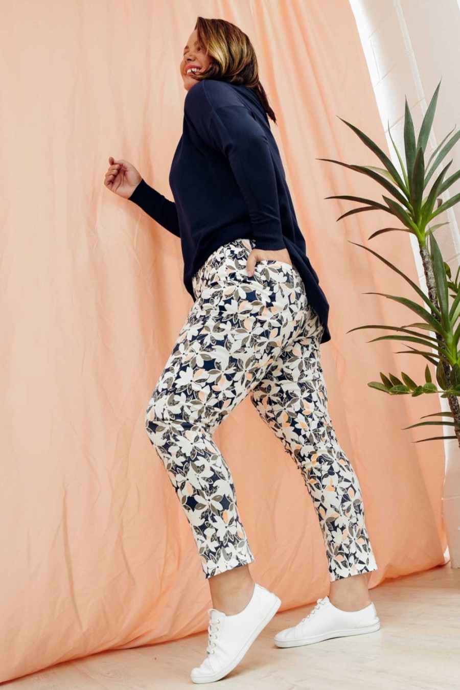 Clothing Bamboo Whispers Pants | Milo Navy Floral Stretch Pant