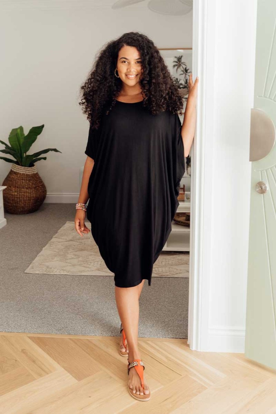 Clothing Betty Basics Batwing Dresses | Black Maui Dress