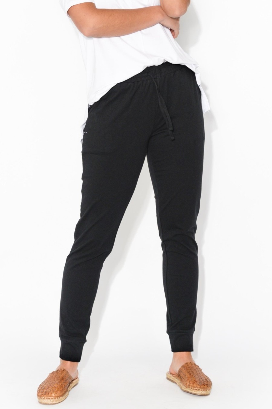 Clothing Betty Basics Pants | Heidi Black Cuffed Jogger Pant