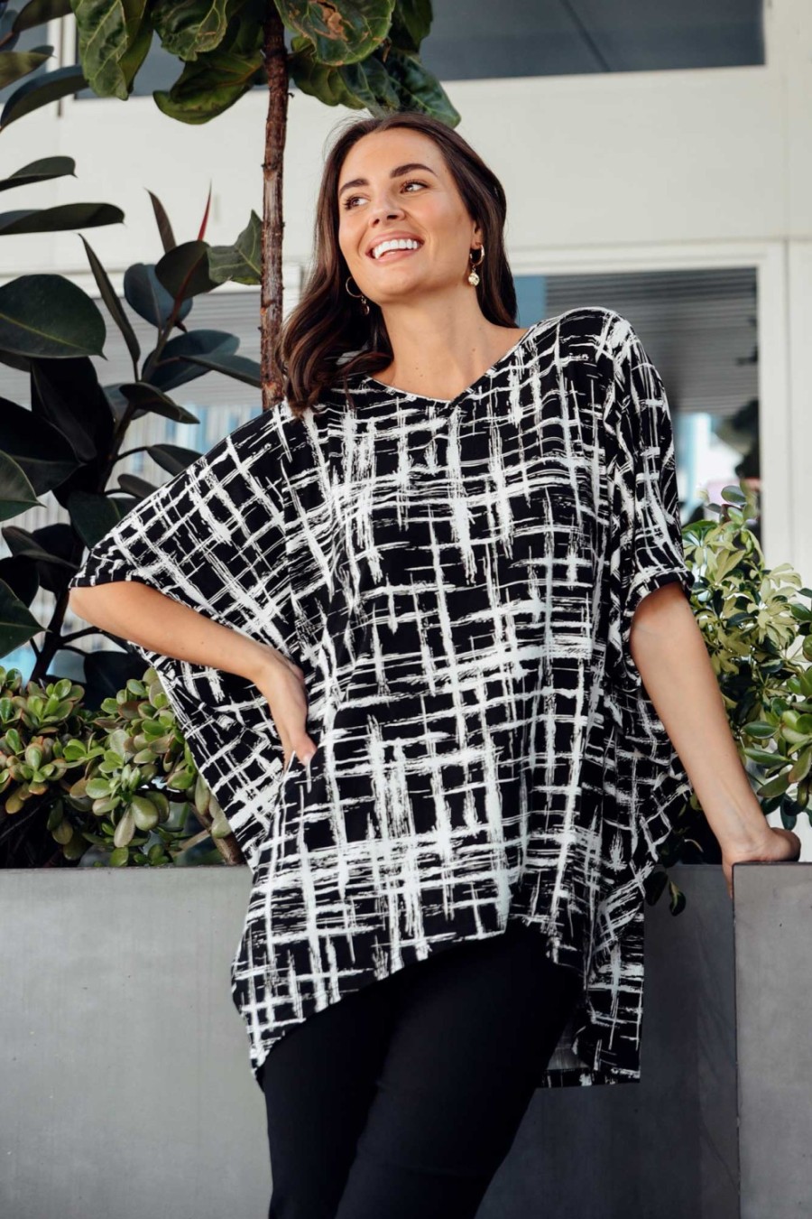 Clothing Bamboo Whispers Tunic Tops | Cherie Black Brush Stroke Bamboo Top